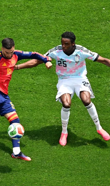 A fost sau  n-a fost penalty?  Un fost mare arbitru a analizat una dintre   fazele controversate  din meciul Spania - Belgia. Verdictul dat