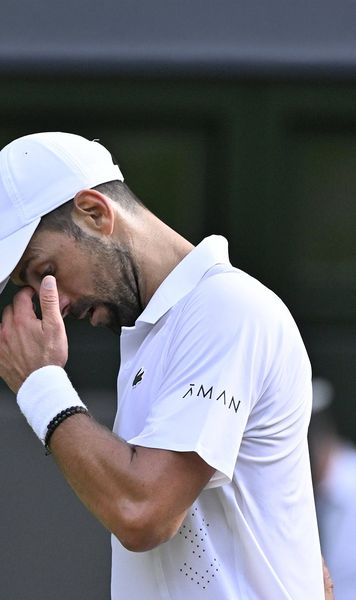 „Începe să mă deranjeze!”  Novak Djokovic, izbucnire rară în fața   jurnaliștilor sârbi:  „M-am săturat să vorbesc mereu despre asta”