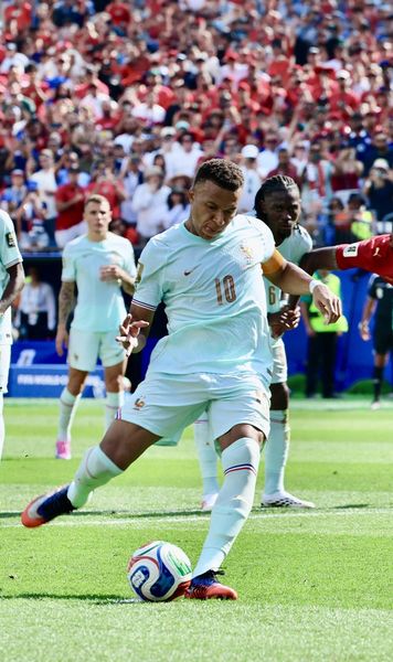 Explicații pentru fenomenul de la Mondial  Messi, Mbappe și Kane, metodă controversată de   executare a penalty-urilor.  E și eficientă?