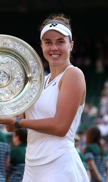 Triumf istoric la Wimbledon    VIDEO.   Jucătoarea care a învins-o pe Sorana Cîrstea a cucerit   primul trofeu de Grand Slam  la 21 de ani!