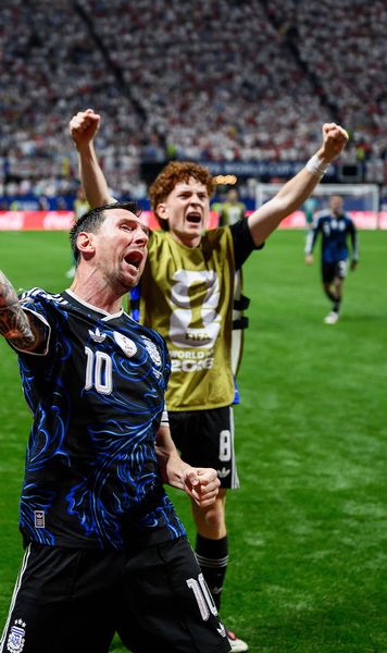 Messi, greu de retras!     Noile borne  atinse de argentinian după semifinala cu Anglia » Dan Petrescu, inclus într-un top alături de Enzo Fernandez
