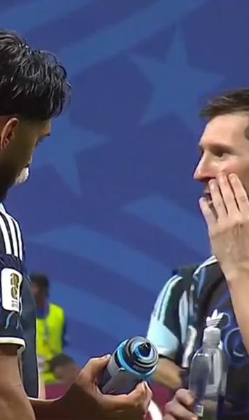 Moment viral după Anglia - Argentina    FOTO.  Sud-americanii au rămas uluiți după ce au citit   ce scria pe sticla lui Pickford.  Fața lui Messi a făcut înconjurul internetului