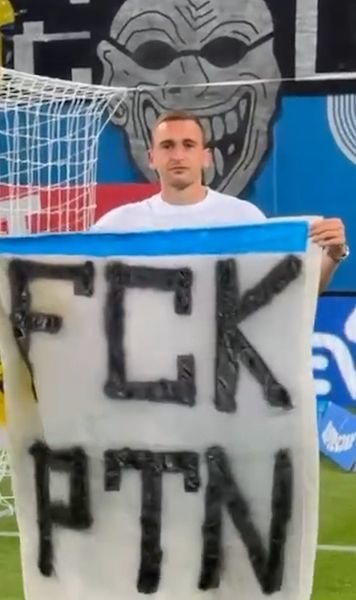 Banner anti-Putin la Craiova    FOTO.  Ucraineanul Romanchuk a afișat   un mesaj dur  la adresa președintelui Rusiei: „Am avut lacrimi în ochi”
