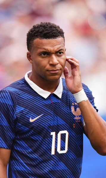 Reacția neașteptată a lui Mbappe    FOTO.    Cum a fost surprins atacantul Franței  imediat după ce Anglia a înscris în meciul pe care nimeni nu voia să-l joace