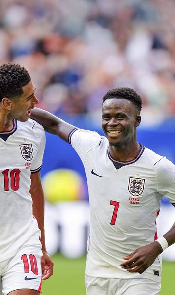 Generozitatea lui Bellingham  Starul englezilor i-a cedat penalty-ul lui Bukayo Saka, deși putea   bate un record  important: „A fost primul care mi-a spus”