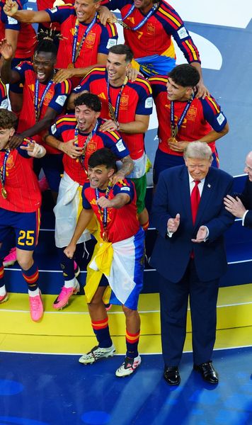 Trump a fost dubios din nou    FOTO.  Momentul în care președintele SUA   a acaparat ceremonia  de premiere de la finala CM 2026. Infantino l-a tras discret