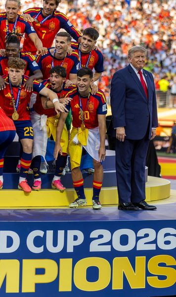 Adios, Donald!    FOTO.  Spaniolii n-au fost încântați că   Trump a vrut să le confiște sărbătoarea!  Ce au postat de la festivitate