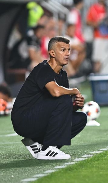 „Nu stau să-mi blamez jucătorii”    Ovidiu Burcă,  după debutul cu eșec la revenirea lui Sepsi în Liga 1: „Lumea spune că e un fotbal slab, dar...”