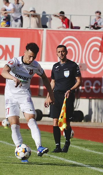 A semnat cu două echipe!  Situație incredibilă: jucătorul se antrenează deja cu FCSB, dar are contract și cu o rivală și   riscă să fie suspendat