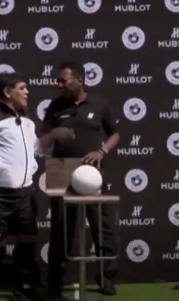 „Messi n-are personalitate”     VIDEO:  Dialogul dintre   Pele și Maradona , din urmă cu 10 ani, a redevenit viral: „Nu e un lider înnăscut”