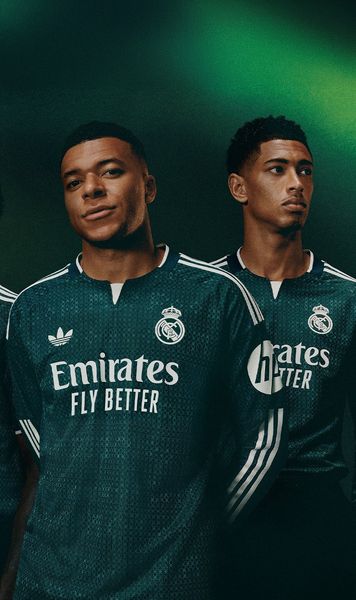 Real Madrid, din nou în verde    FOTO:  Noul echipament al „galacticilor”   a aprins internetul  » Glume cu Mbappe „Dictatorul” și cu Matrix