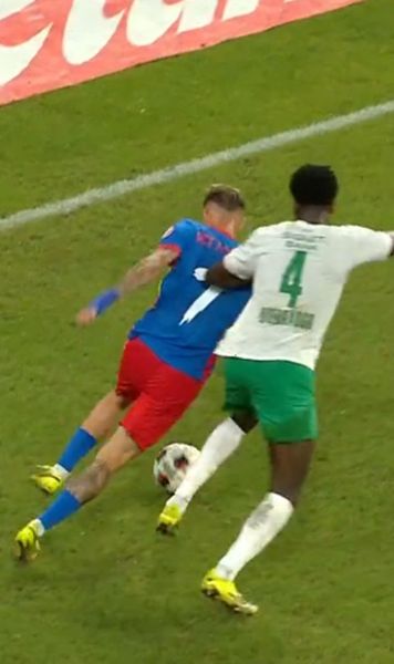 FCSB a cerut penalty    FOTO.   Tavi Popescu,   busculat în careu  la meciul cu Auda! Arbitrul a lăsat jocul să meargă. Ce arată reluările