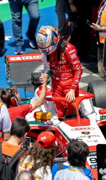 Start impresionant în „pepiniera” Formulei 1    Pilotul român David Cosma Cristofor  se remarcă la una una dintre cele mai de succes echipe din motorsportul mondial