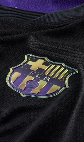 Barca, omagiu pentru Kobe Bryant     FOTO:  Cum arată   noul tricou de deplasare  al catalanilor: costă 125 de euro și are o inspirație specială
