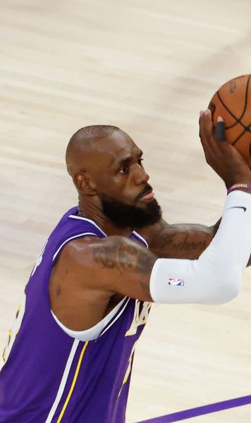 LeBron James, mutare-șoc  Pentru cine a ales să joace în NBA   superstarul de 41 de ani.  Renunță la peste 90% din salariu!