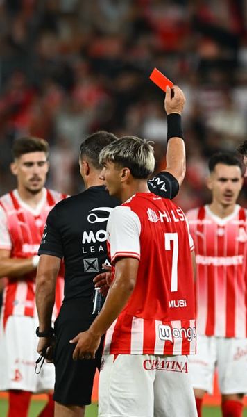 Fază confuză la Dinamo - Craiova    FOTO.  De ce a văzut ROȘU Badelj: Kovacs acordase penalty și galben, apoi   a anulat lovitura de pedeapsă, dar l-a eliminat!