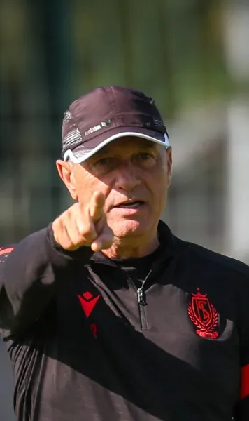 „De mult n-am mai văzut asta”    Mircea Rednic,  uluit de jocul prestat de Dinamo + Cine l-a impresionat cel mai mult