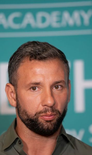 Răzvan Raț, probleme la Genoa     Tensiuni în vestiarul  echipei lui Dan Șucu! Antrenorul și jucătorii pun tunurile pe oficialul român
