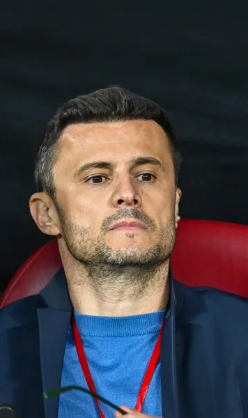 Noi dificultăți pentru Pușcaș     Andrei Nicolescu  despre situația atacantului: „Operația a generat alte probleme” + ce spune de noul transfer
