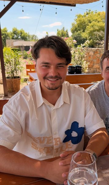 Întâlnire surprinzătoare    Selly și Gică Hagi  au luat masa împreună pe litoralul românesc » Ce i-au cerut fanii youtuberului