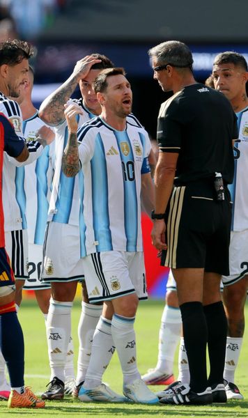 Arbitrul finalei CM 2026 rupe tăcerea  Ce spune despre discuția tensionată   cu Lionel Messi