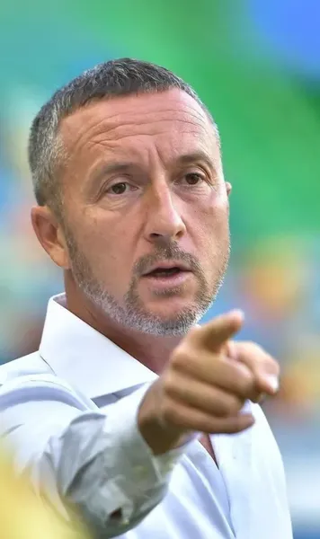 „Și copiii de mingi ne băteau”   Mihai Stoica,  discurs exploziv la adresa arbitrilor după eșecul FCSB-ului cu Auda: „Îmi vine să strig la cer”