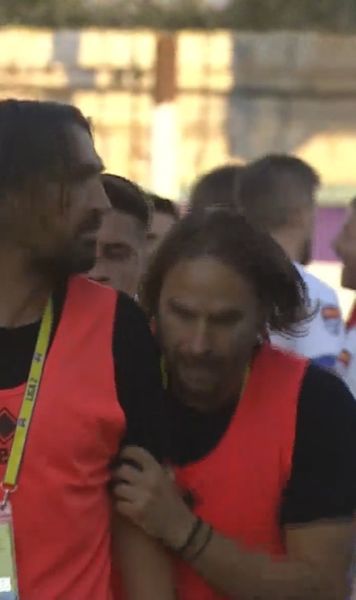 A șutat în capul lui Dan Alexa!   Scandal la finalul meciului Politehnica Timișoara - Chindia » „Chirurgul”,  greu de stăpânit!