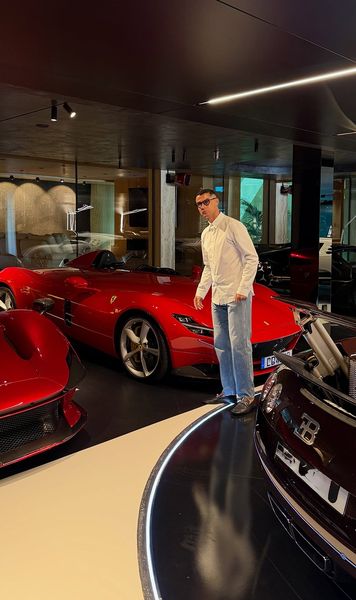 Jucăriile fabuloase ale lui Ronaldo   FOTO.  Starul portughez și-a prezentat  colecția de lux:  „Sincer, nu știu câte mașini am”
