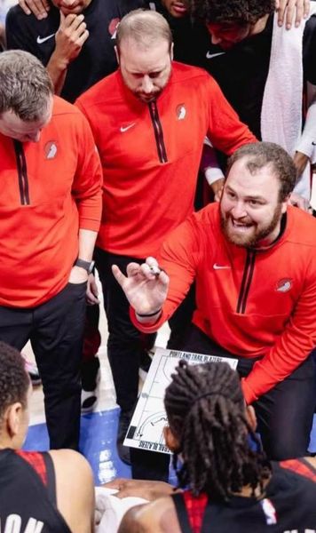 Selecționer nou pentru România  FRB a bătut palma cu antrenorul secund de la  Chicago Bulls