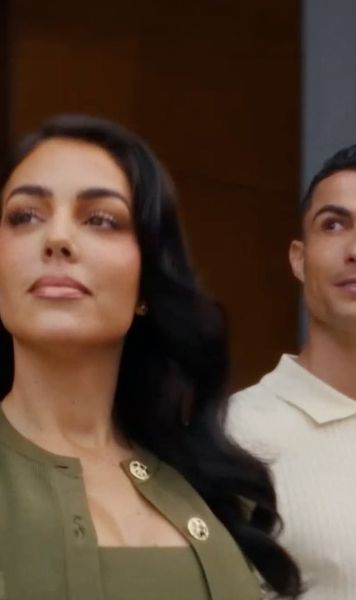 Detaliile nunții lui Cristiano cu Georgina   Au avut doar 5 invitați! Cine sunt  + Unde a avut loc evenimentul, în timp ce în Madeira fanii au luat cu asalt catedrala din Funchal