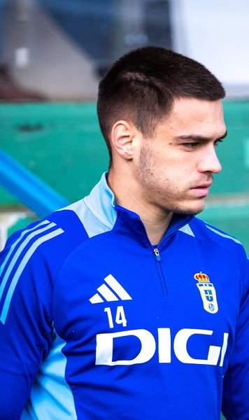 Paraschiv nu mai are loc nici în Segunda  Atacantul român s-a depărțit de  Real Oviedo,  după împrumutul la Rapid