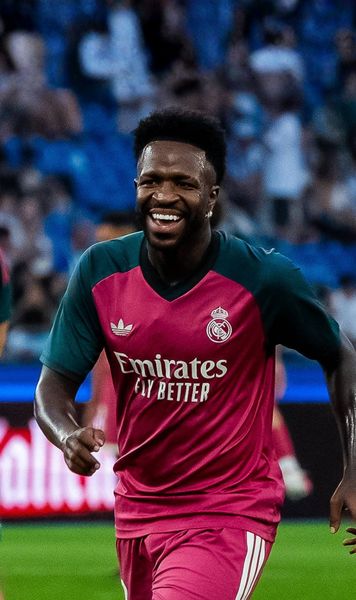 Vinicius, pe teren cu noul look   FOTO.  Starul lui  Real Madrid  a revenit pe gazon după intervenția estetică la bărbie. Cum arată