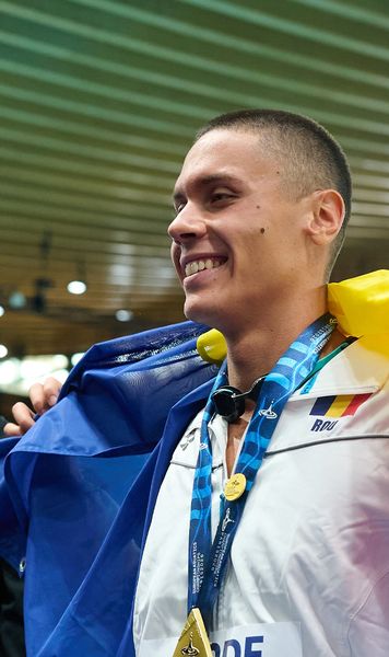 David Popovici, un mesaj cât o țară  Supercampionul a pus din nou România pe harta lumii, apoi a scris  trei cuvinte care le-au mers direct la inimă românilor