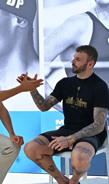 Kyle Chalmers vrea să vină în România  Australianul l-a intervievat pe David Popovici și l-a numit pe român  „cel mai mare înotător din toate timpurile!”