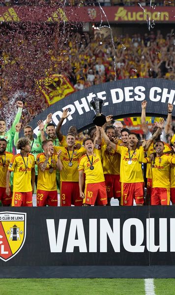 Șoc în Franța   FOTO.  PSG a pierdut Supercupa, deși a jucat  peste 50 de minute  în superioritate numerică!