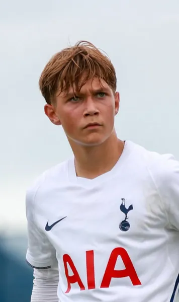 „Limbaj vulgar și bullying”  Scrisoarea părinților unui  supertalent de la Tottenham  care a refuzat Republica Moldova și a ales România