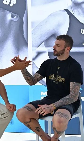 Popovici și Chalmers, față în față    VIDEO.  Supercampionul român  și-a dezvăluit marele secret  într-un interviu cu rivalul său