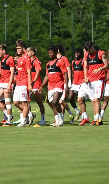 Noi mutări la Dinamo  „Câinii” vor  să mai aducă 2 jucători  + cine sunt cei 3 fotbaliști care vor pleca