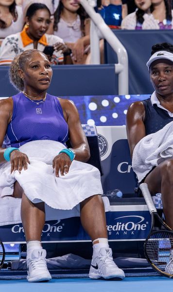 Serena și Venus, împreună după 4 ani  Cum s-a terminat meciul surorilor Williams + De ce  nu s-a jucat pe terenul central  de la Cincinnati
