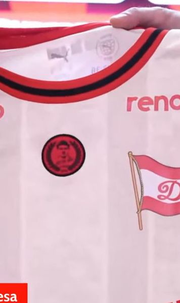 Cum arată noul tricou   Dinamo  a scos la vânzare un echipament special, cu sigla cerută de fani: care e scopul