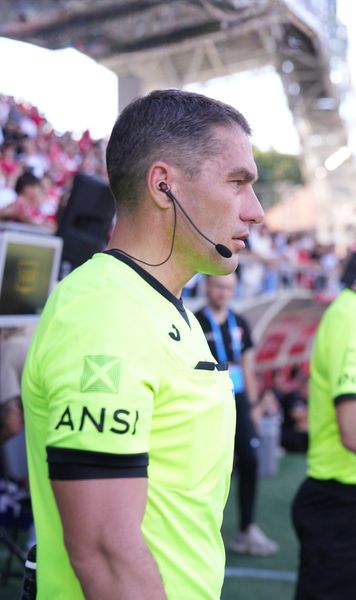 Gol anulat după 8 minute    FOTO:  Faza din  UTA Arad - Corvinul  care le-a dat bătăi de cap arbitrilor. De ce nu a fost validată reușita