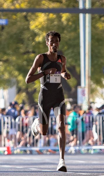 Record mondial corectat cu 29 de secunde!  Timpul lui Yomif Kejelcha la finalul semimaratonului  pare desprins din viitor