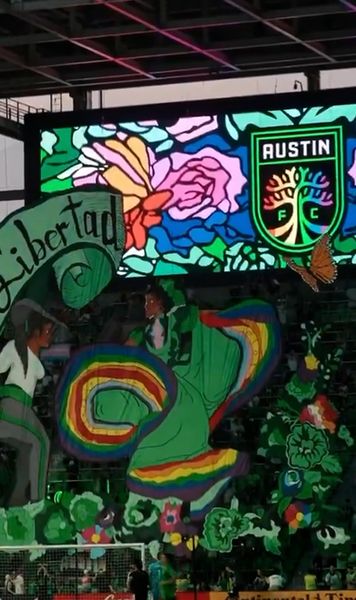 Scenografie dedicată comunității LGBTQ+   Mesaj uriaș  afișat de suporteri la meci, în ziua marșului Pride