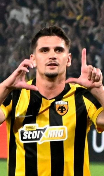 Primă uriașă pentru Răzvan Marin  Jucătorii de la  AEK Atena  vor primi o sumă fabuloasă de la patron, după ce au răzbunat U Craiova