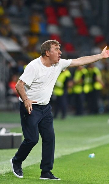 Dureri de cap pentru Hagi!   Mai mulți jucători de la națională au probleme.  Mai e o lună până la meciul cu Suedia!