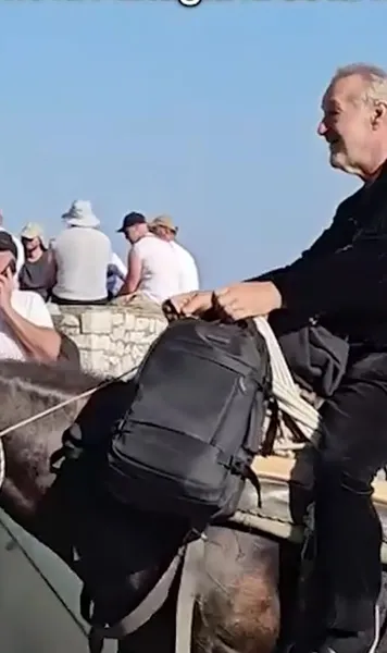 Gigi Becali, așa cum nu l-ai mai văzut   VIDEO.  Nu e AI! Cum a fost surprins patronul FCSB  în drum spre Athos