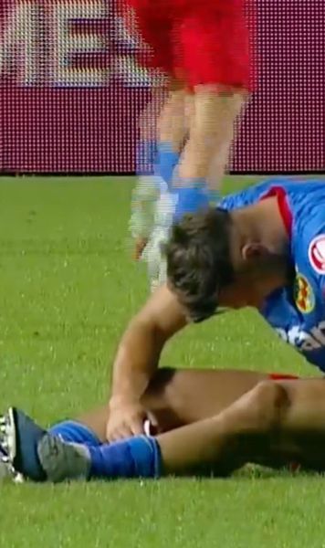 Politic s-a rupt din nou!   FOTO.  A rezistat doar 18 minute în FCSB - UTA!  Un singur coechipier i-a sărit în ajutor