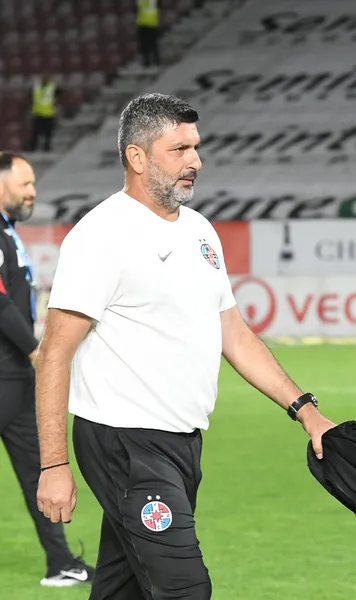 „Asta e o povară la FCSB”   Baciu s-a supărat pe jucători:  „Prunele sunt stricate”. Antrenorul vorbește de presiune și de sistemul care eșuează