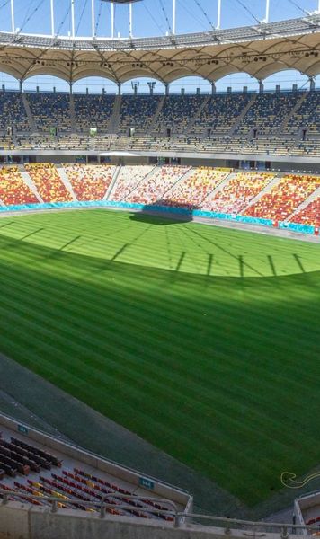 Liber la fotbal pe Arenă!   FOTO:  Cum arată  noul gazon  de pe cel mai mare stadion din România + Ce se întâmplă cu tabela