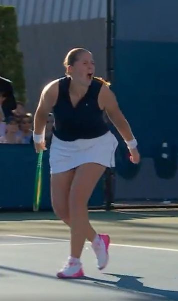 Ostapenko, răcnete la US Open   FOTO.  Letona s-a implicat într-un război care nu e al ei: „Fac asta pentru că  știu că nu ne pot învinge”